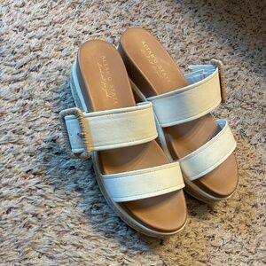 Platform sandals, size 8.5, excellent condition